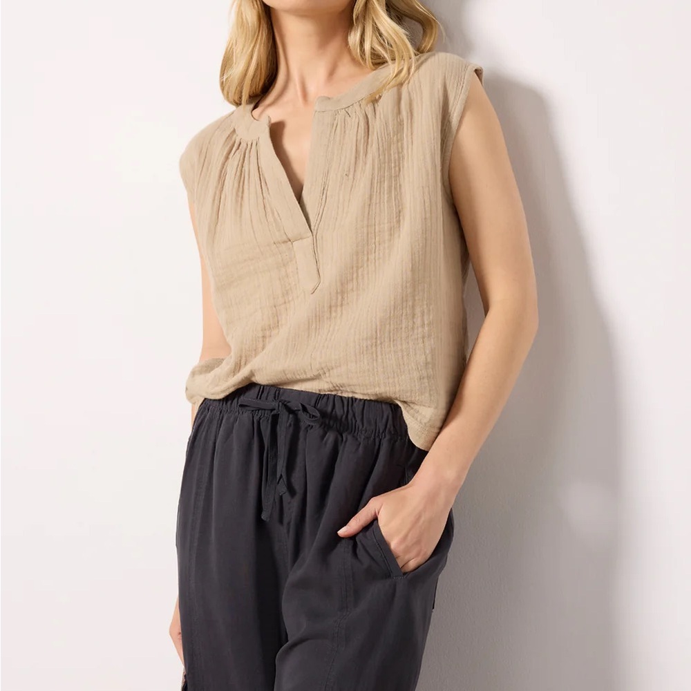 Z Supply Callie V Neck Airy Sleeveless Top L Large Tan